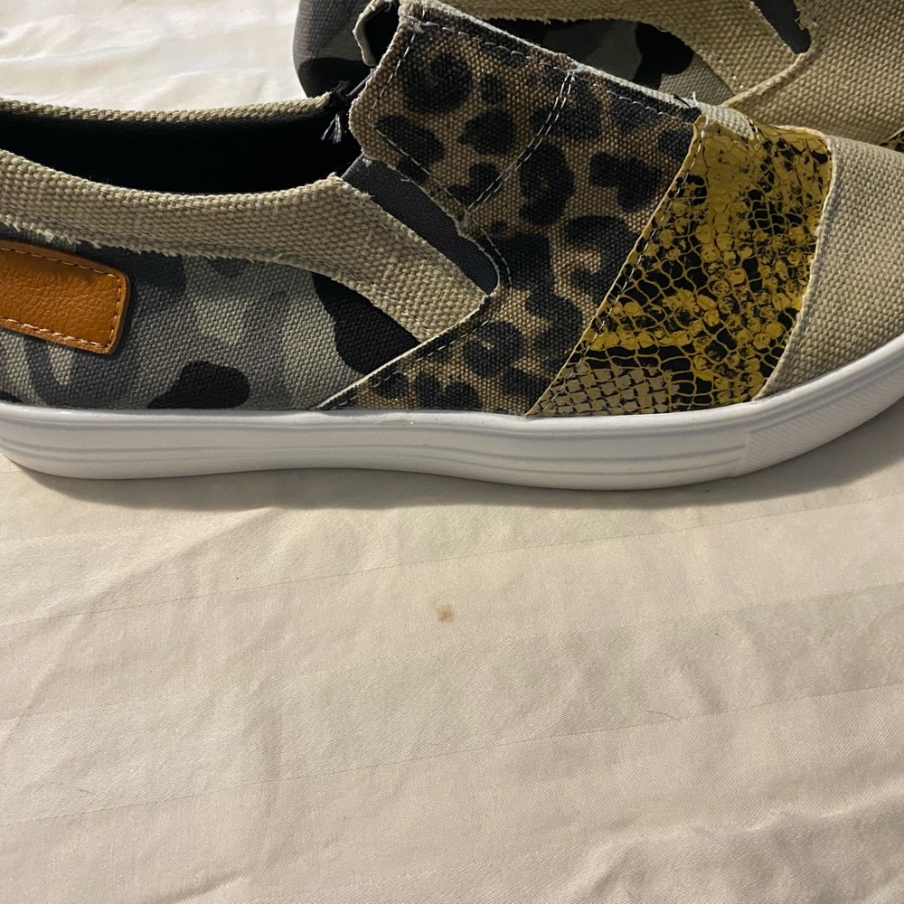 Women’s Slip on Sneakera
